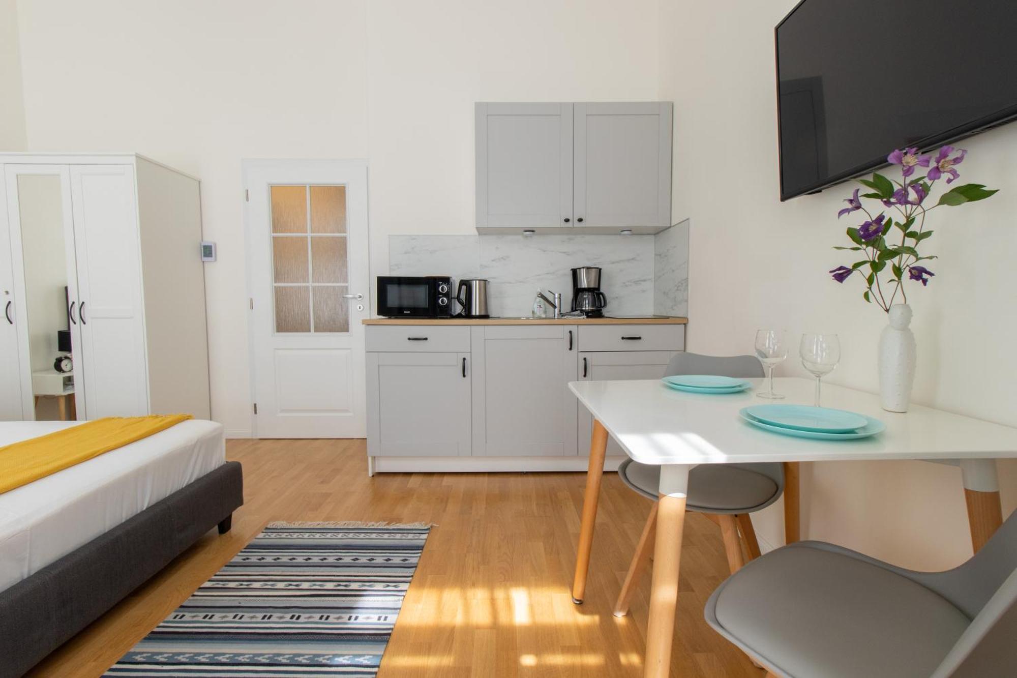 Stay Inn Apartments Stepanska Apartment *