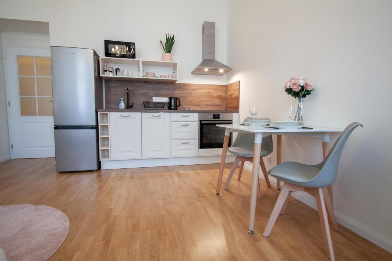 Stay Inn Apartments Stepanska Apartment *