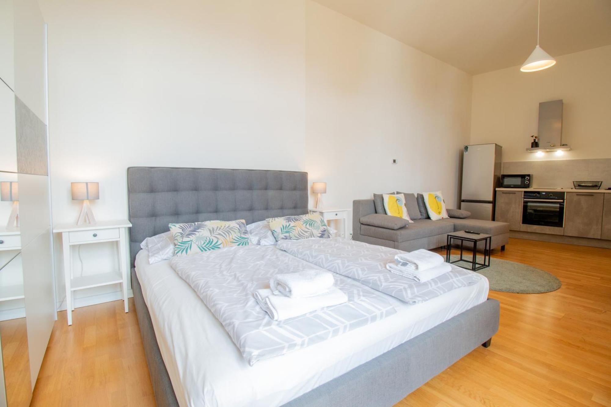 Stay Inn Apartments Stepanska Apartment *
